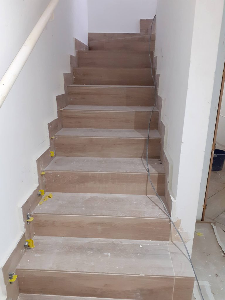 escalera en proceso de reforma