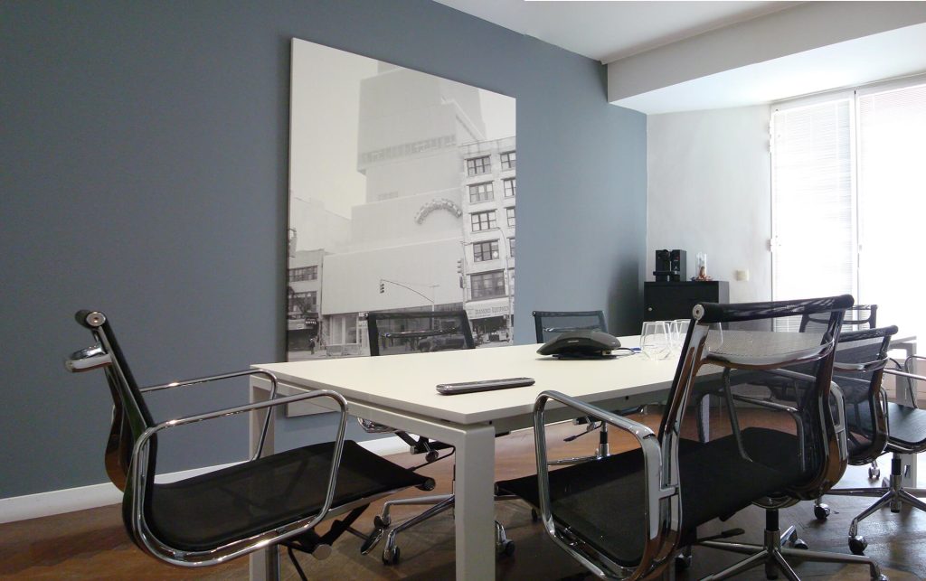 sala de reuniones remodelada