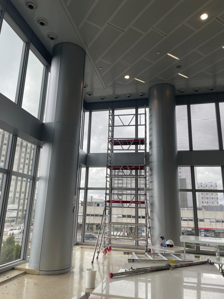 zona de restaurante en proceso de reforma torre emperador