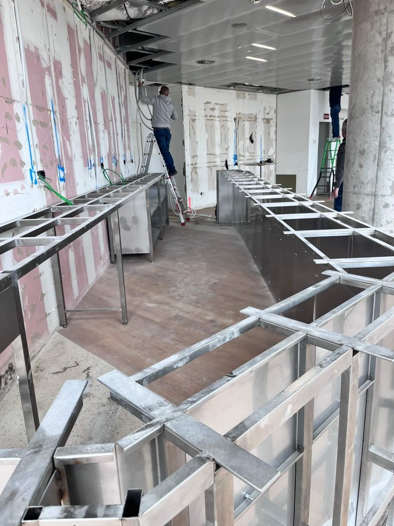 zona de restaurante en proceso de reforma torre emperador