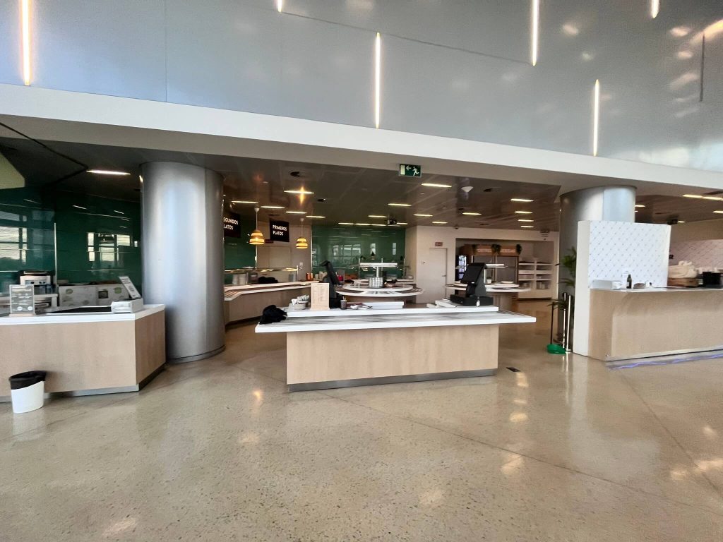 zona de restaurante cafetería antes de reformar en torre emperador