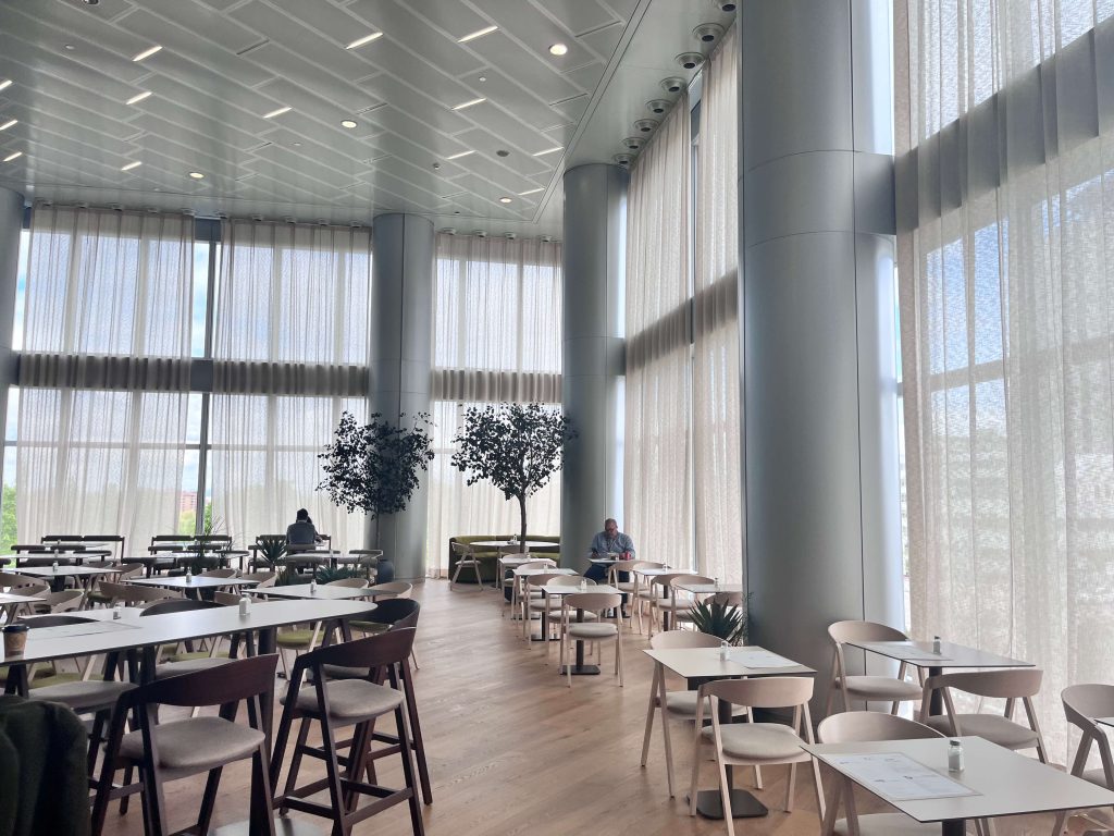 zona de restaurante reformada torre emperador